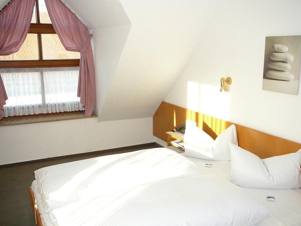 Hotel Garni Schmid Neu-Ulm Quarto foto